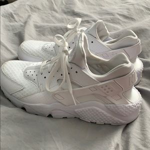 Nike Air Huraches White